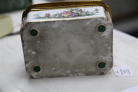 A Meissen porcelain necessaire casket, late 19th century, 20cm.